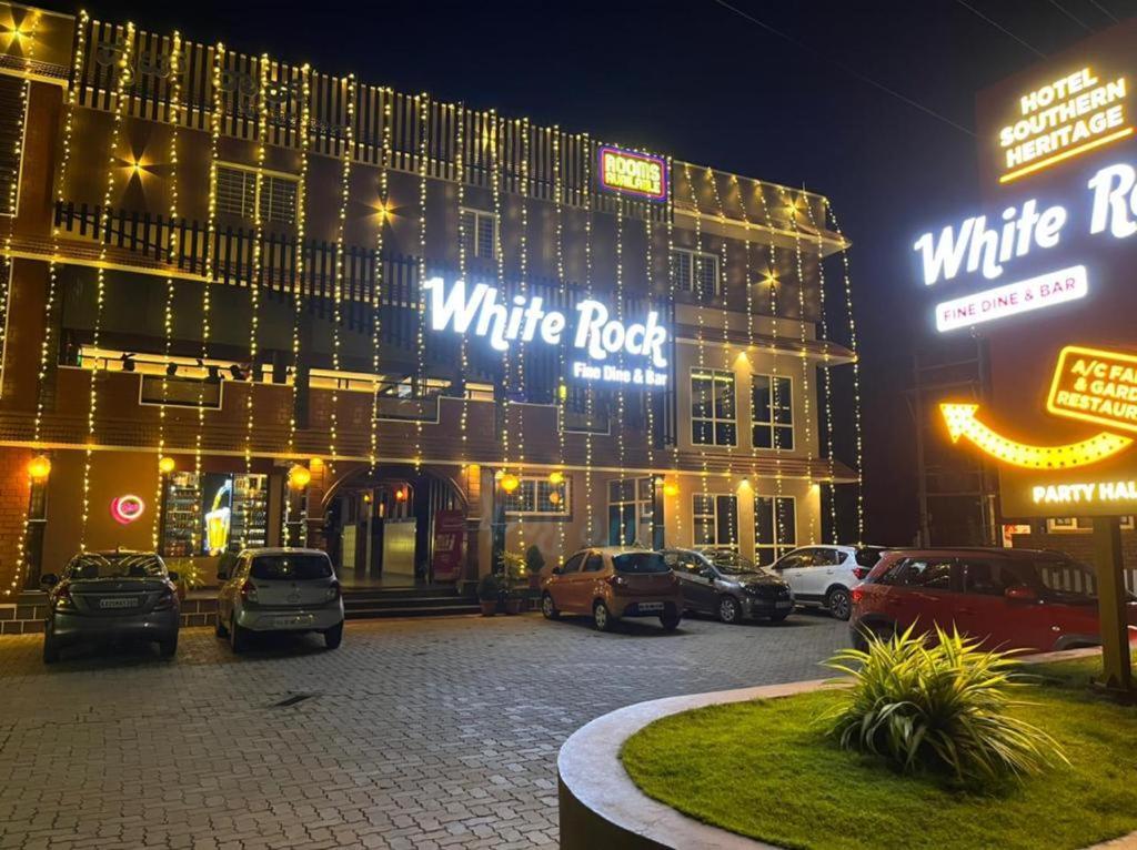 Hotel Southern Heritage Udupi Kültér fotó